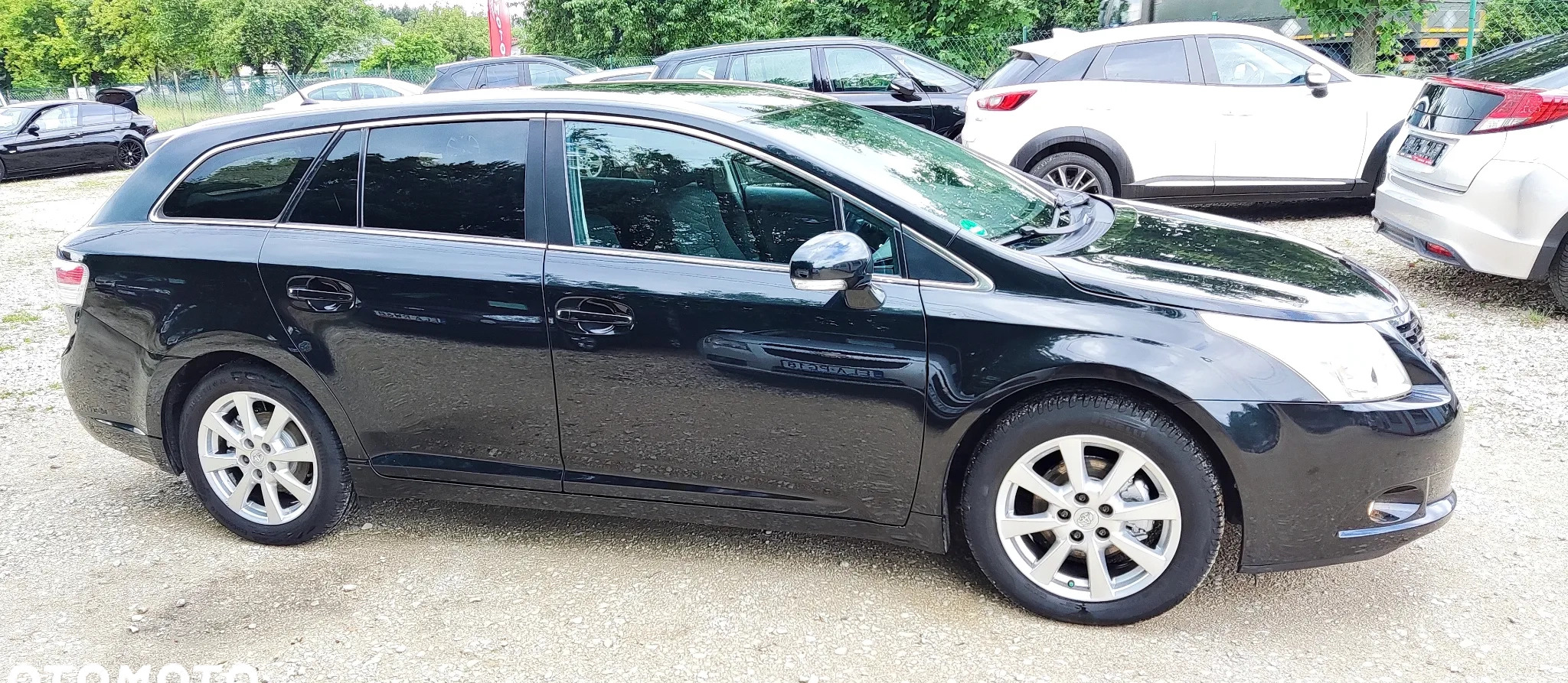 Toyota Avensis cena 28950 przebieg: 215000, rok produkcji 2009 z Tyszowce małe 497